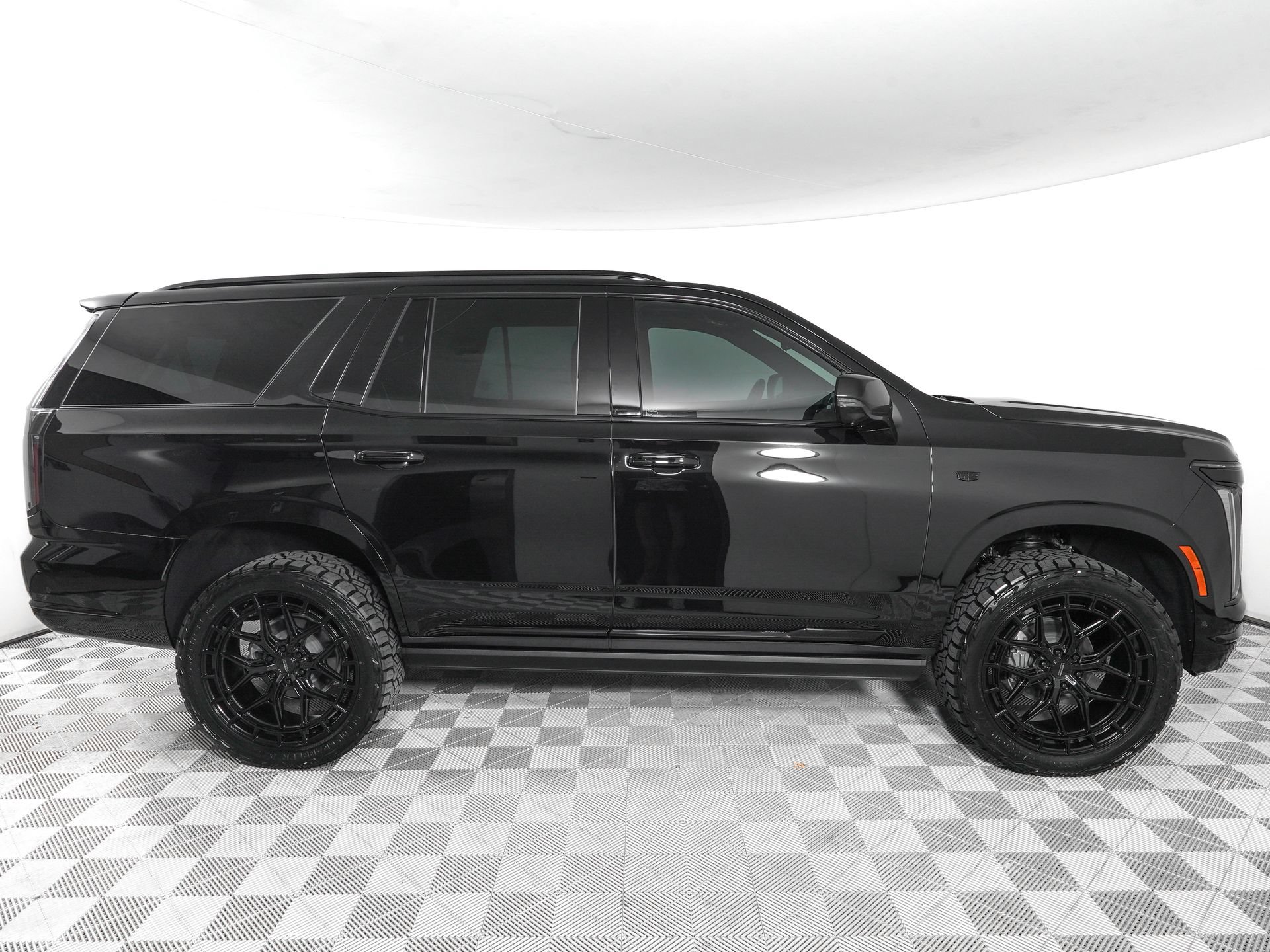 Used 2026 Cadillac Escalade Luxury w/ Touring Package AWD/4WD image 4