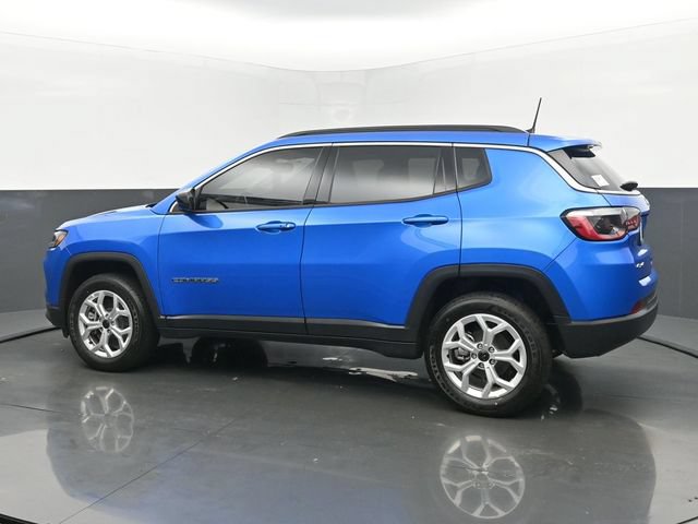 New 2025 Jeep Compass Latitude w/ Sun & Sound Group AWD/4WD image 3