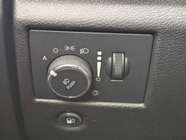 Used 2022 Jeep Grand Cherokee Laredo X RWD image 25