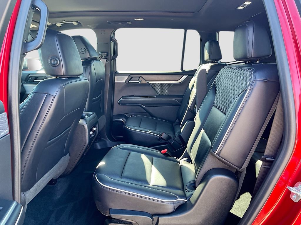 Used 2024 GMC Acadia Denali w/ Super Cruise Package image 23