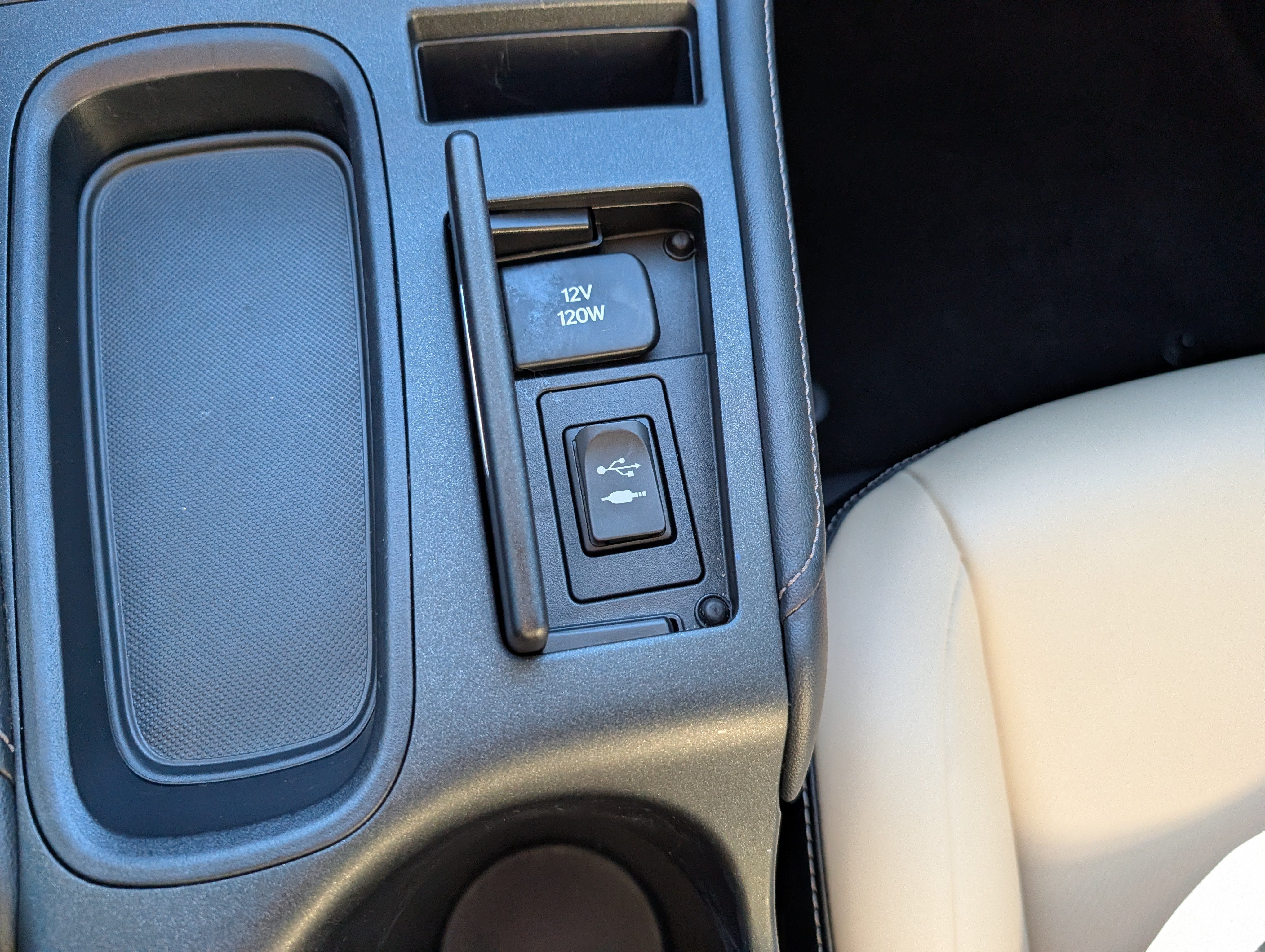Used 2015 Lexus CT 200h FWD image 33