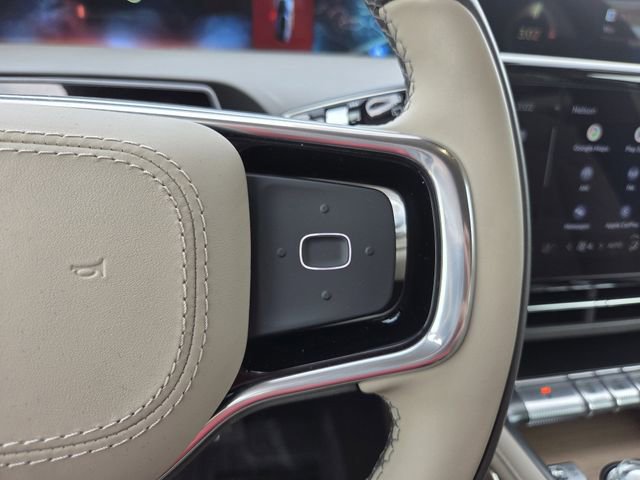 Used 2025 Lincoln Nautilus Reserve image 23