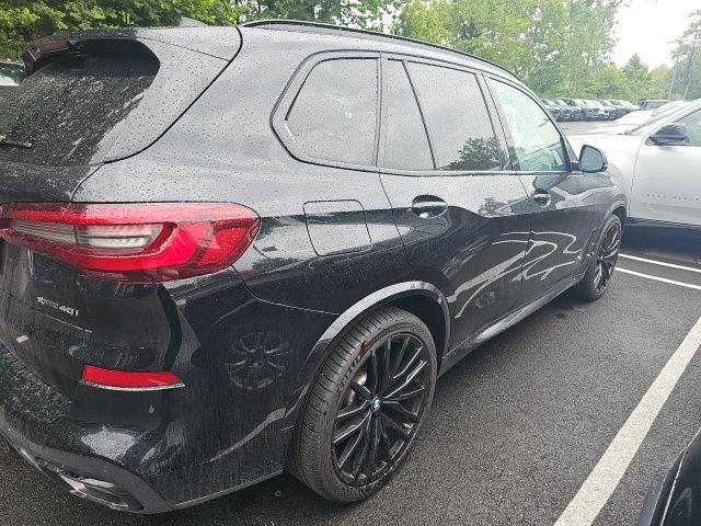 Used 2022 BMW X5 xDrive40i w/ M Sport Package AWD/4WD image 2