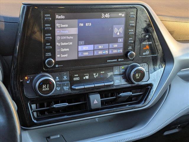 Used 2020 Toyota Highlander XLE image 14