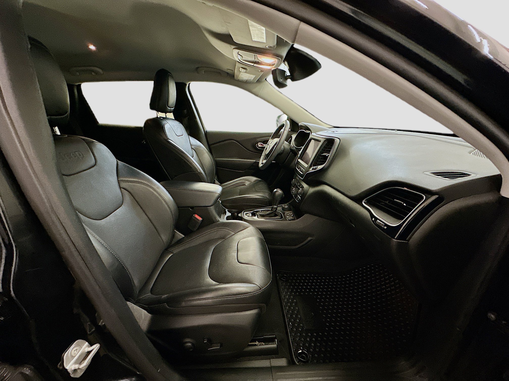 Used 2023 Jeep Cherokee Altitude Lux image 33