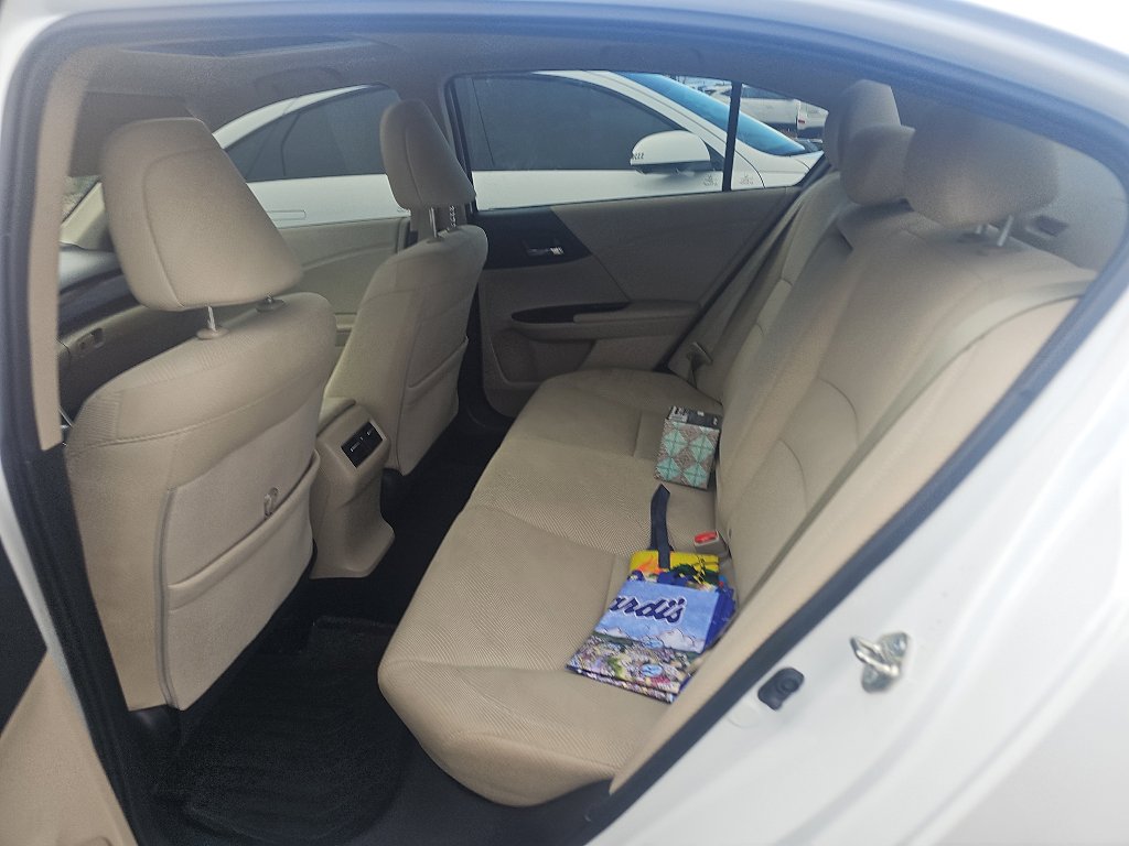 Used 2016 Honda Accord EX image 6