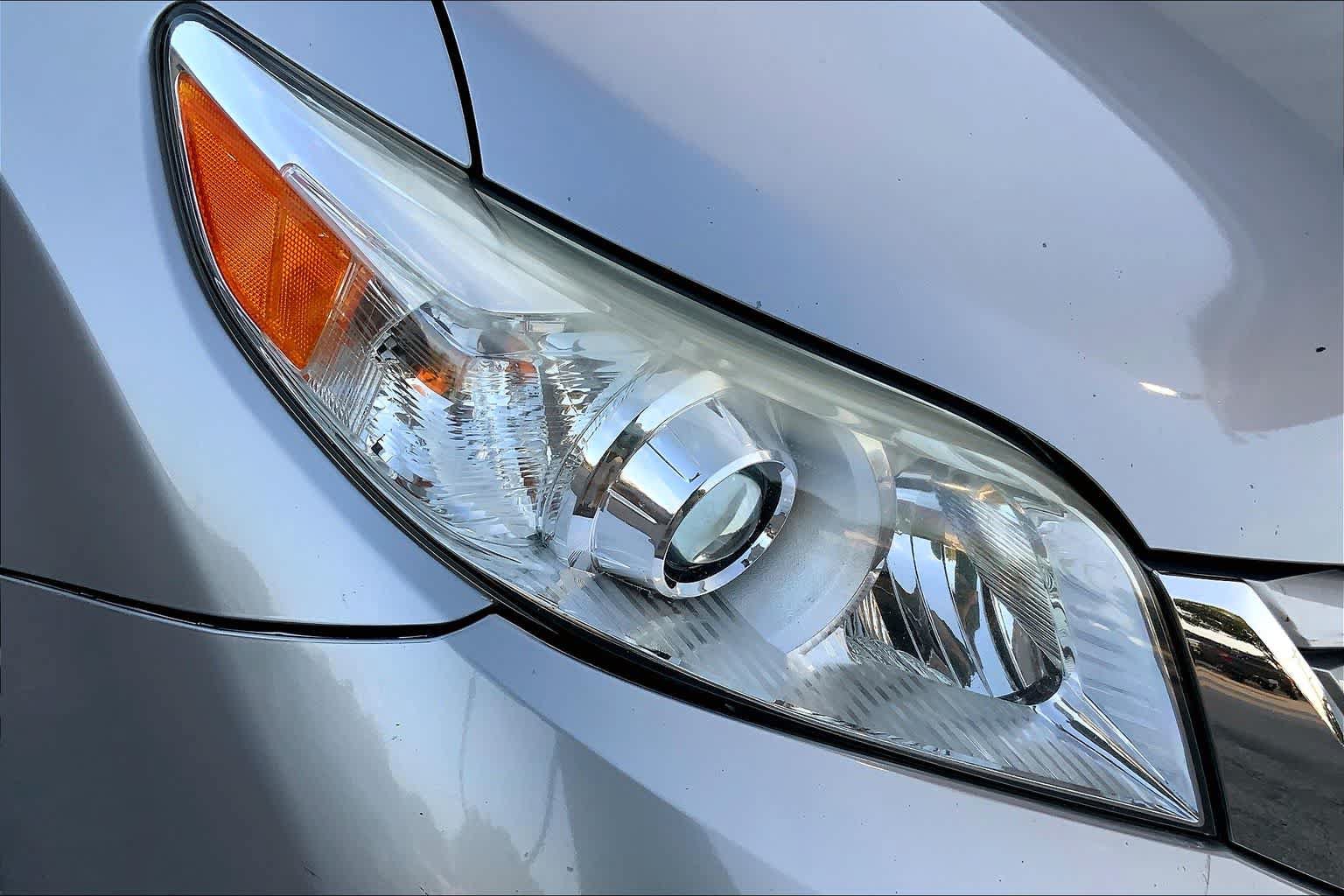 Used 2015 Toyota Sienna LE FWD image 27
