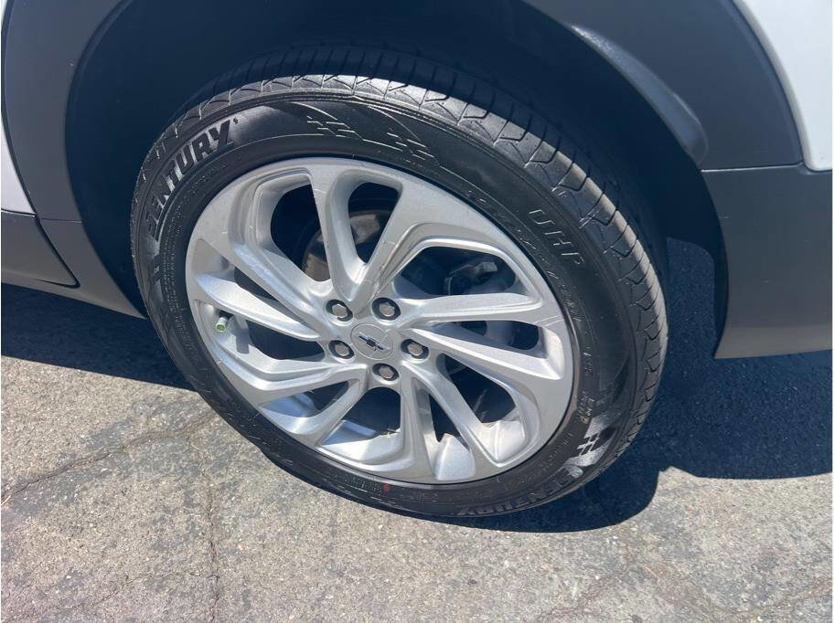Used 2023 Chevrolet Bolt EUV LT FWD image 5