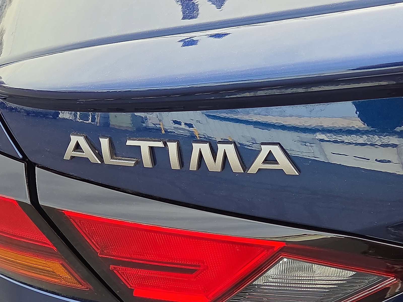 Used 2023 Nissan Altima 2.5 SR w/ SR Premium Package image 29