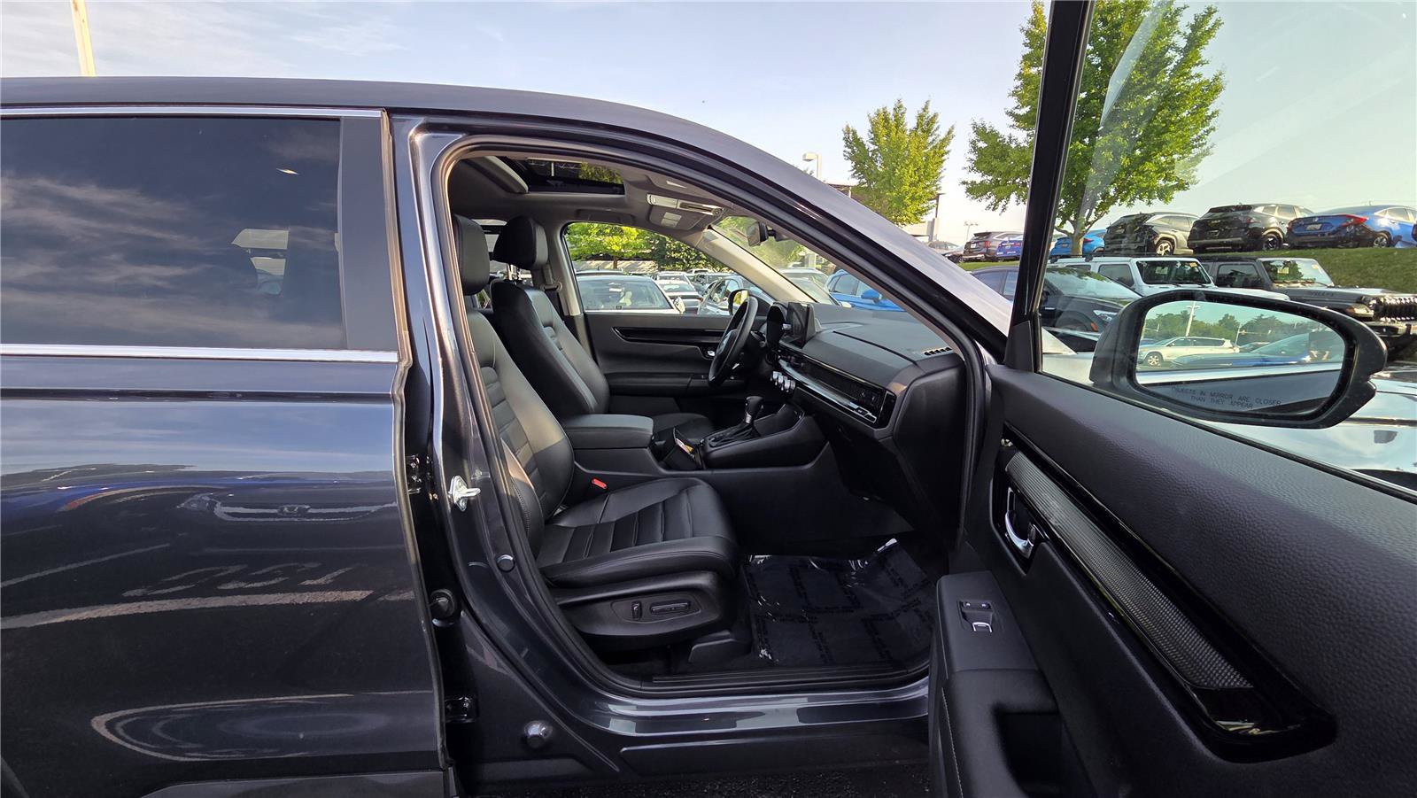 Used 2025 Honda CR-V EX-L image 32