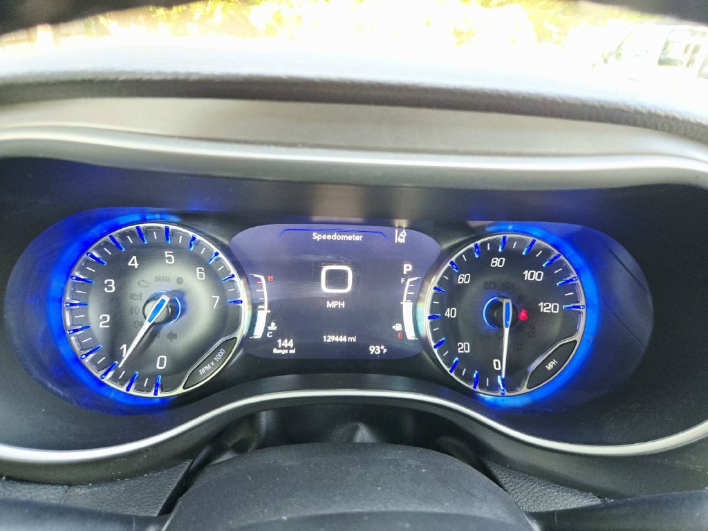 Used 2021 Chrysler Pacifica Touring-L FWD image 24