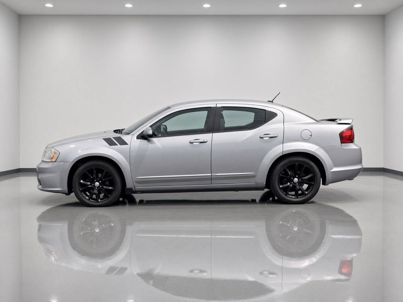 Used 2013 Dodge Avenger R/T FWD image 2