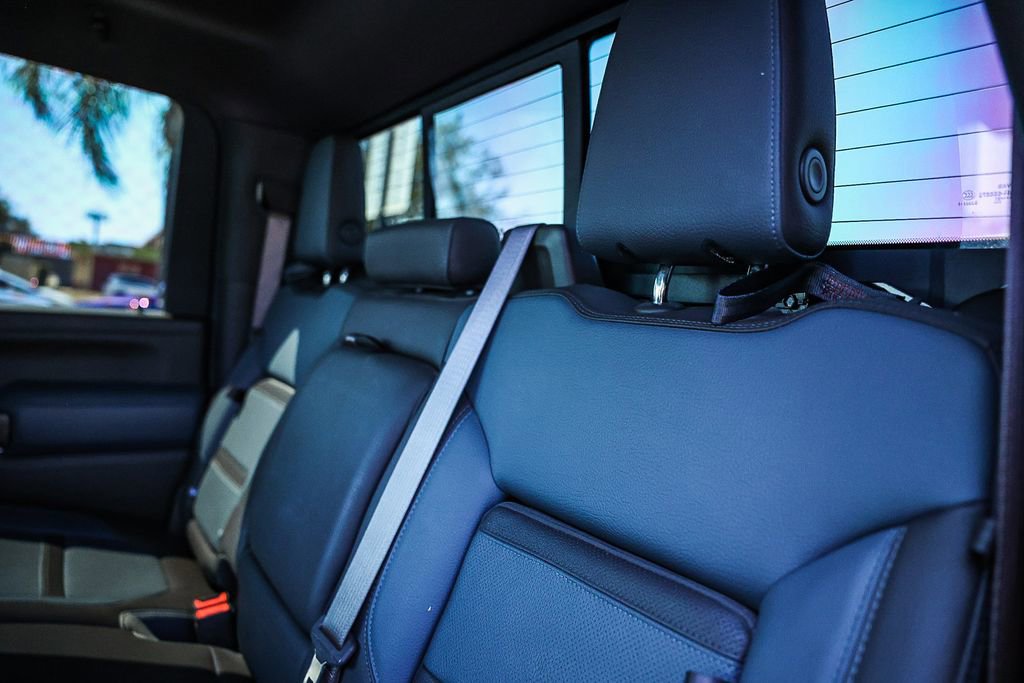 Used 2021 GMC Sierra 2500 Denali w/ Denali Black Diamond Edition image 30