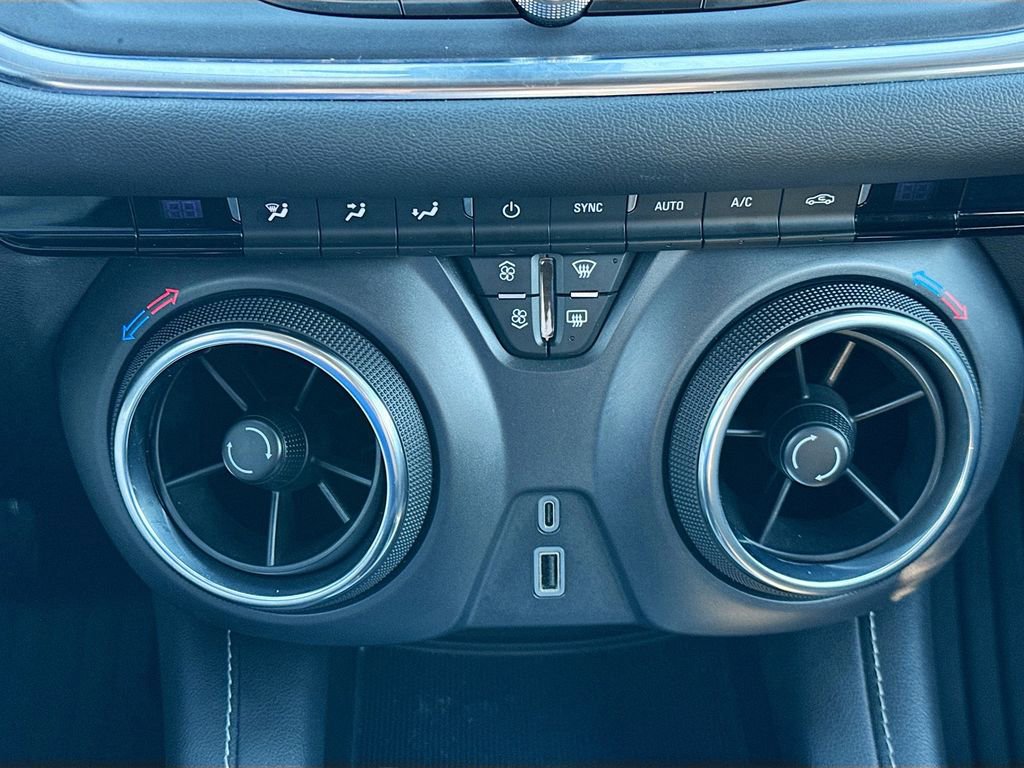 Used 2023 Chevrolet Blazer LT image 15