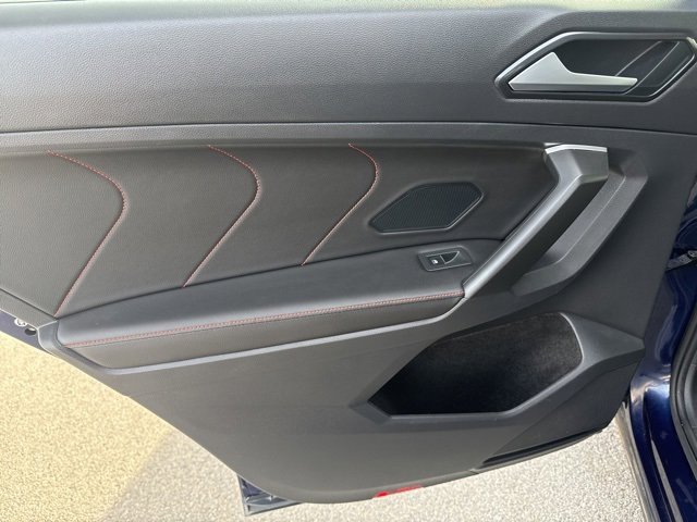 Used 2024 Volkswagen Tiguan SE image 15