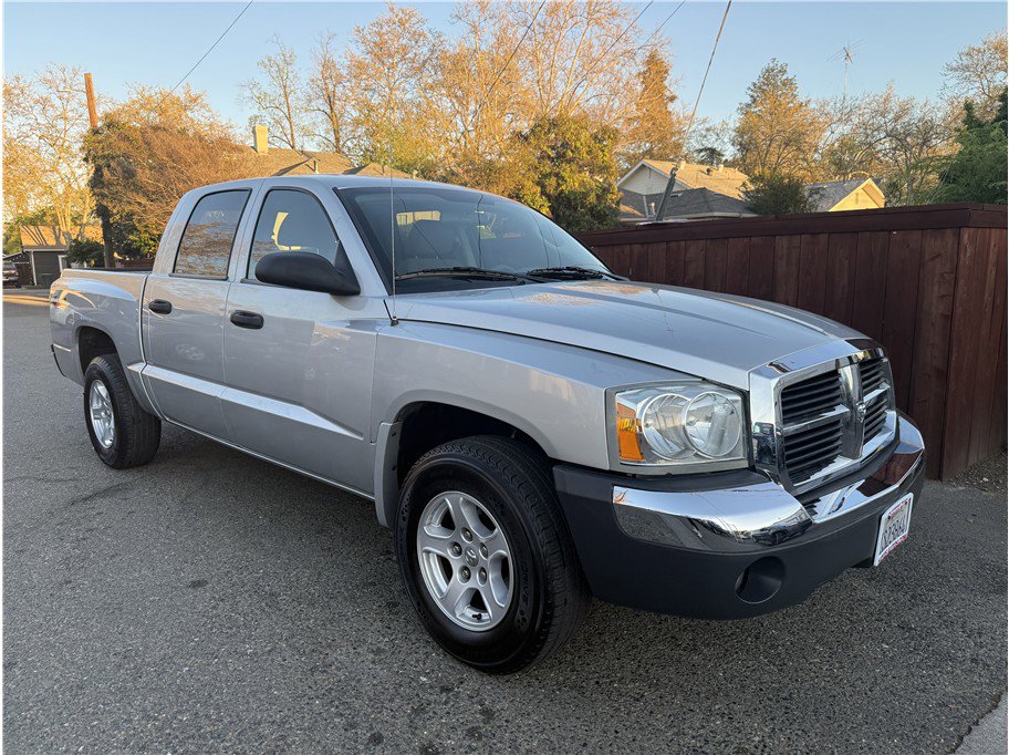 Used 2005 Dodge Dakota SLT AWD/4WD image 1