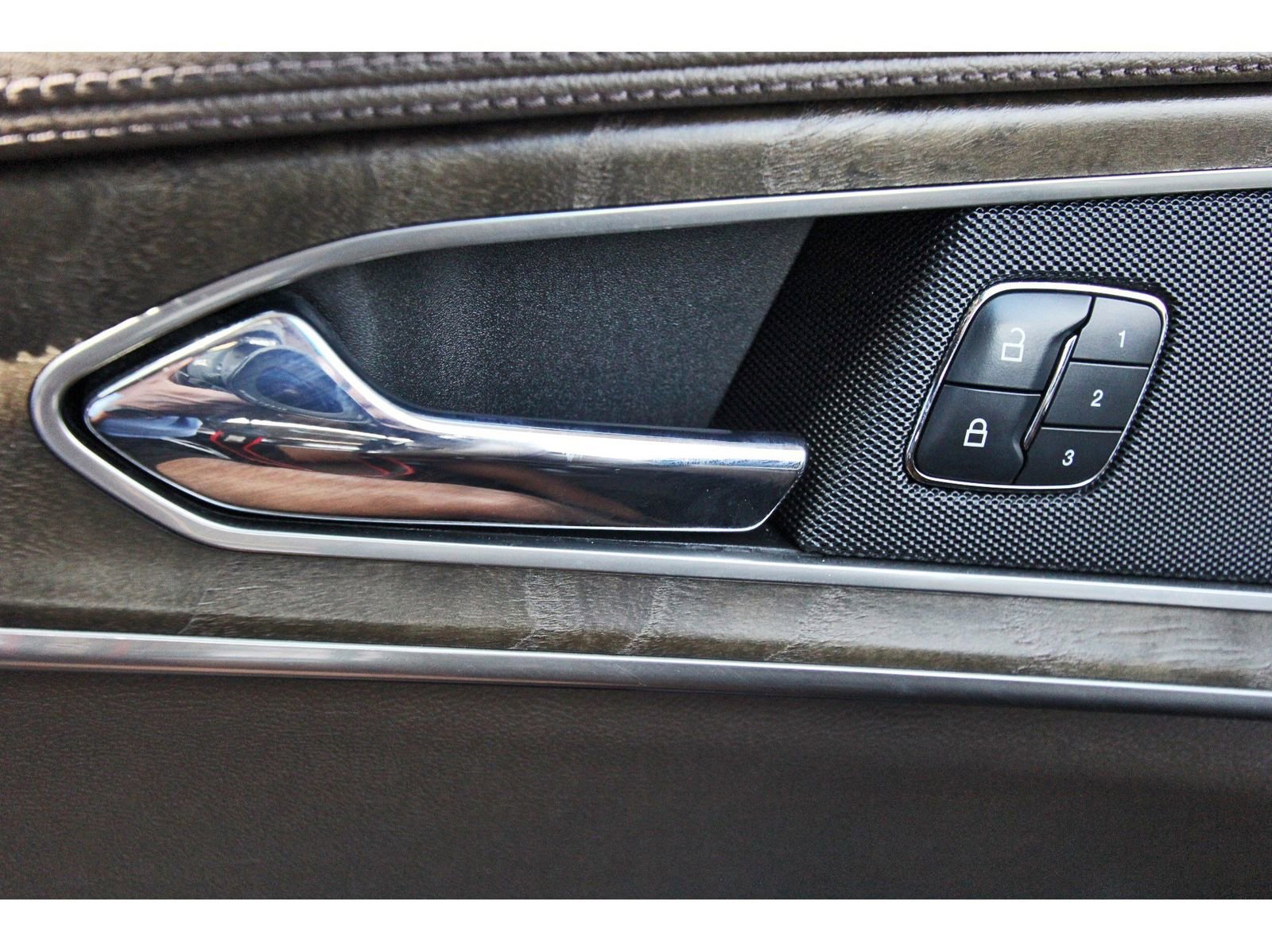 Used 2017 Lincoln MKX Reserve w/ Lincoln MKX Climate Package image 22