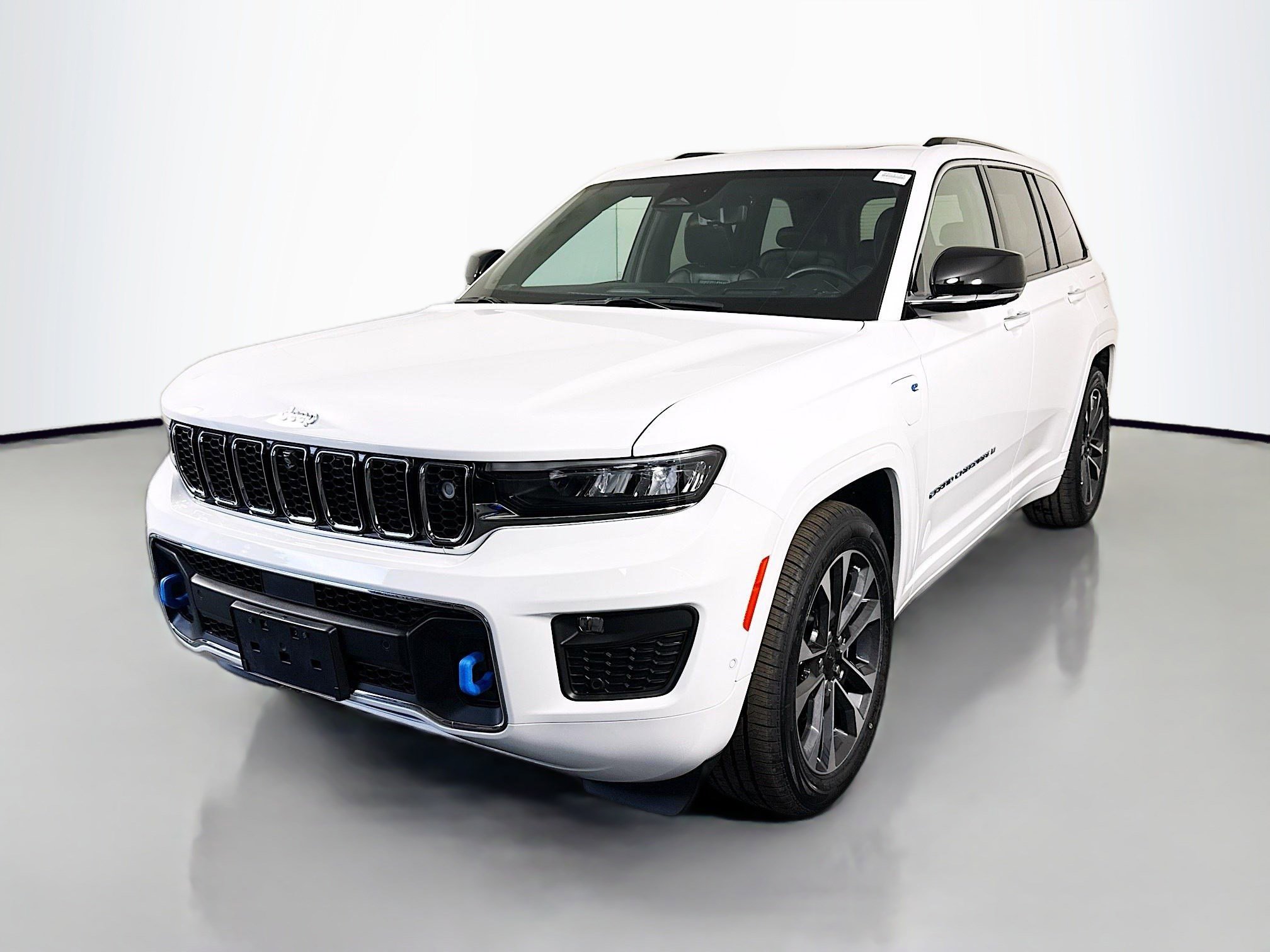 Used 2023 Jeep Grand Cherokee Overland w/ Advanced Protech Group III image 4