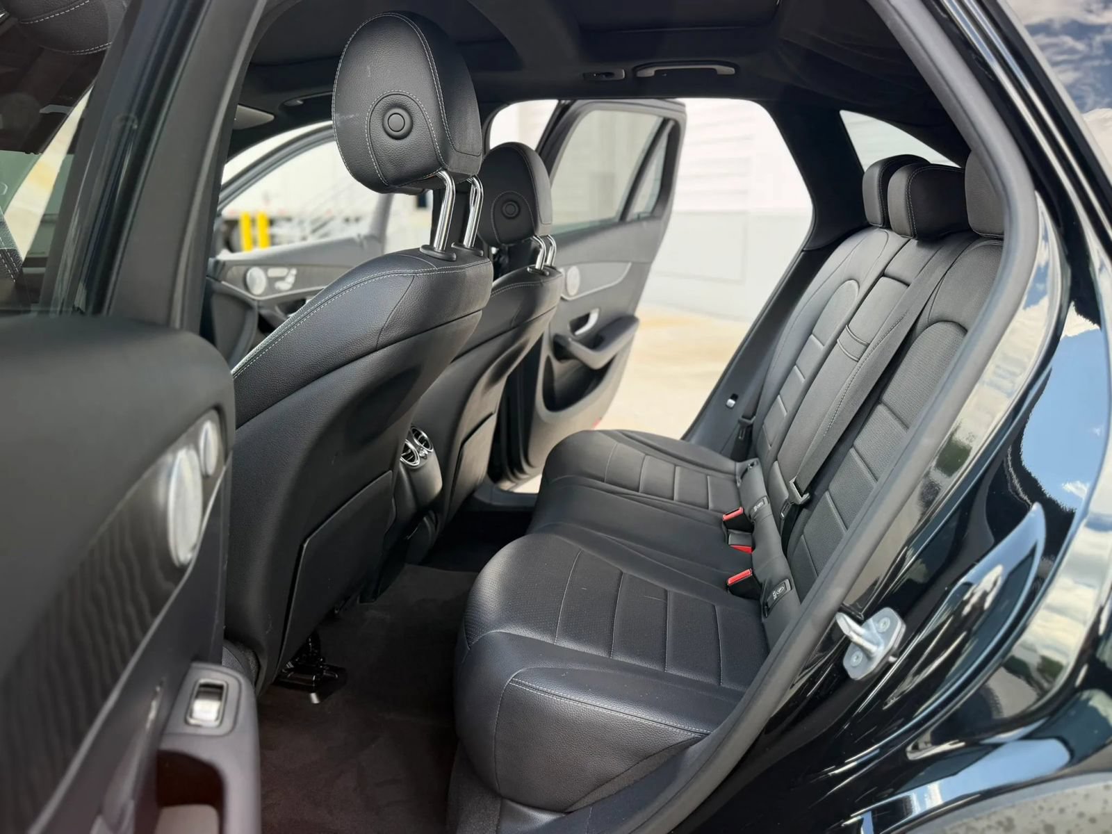Used 2017 Mercedes-Benz GLC 300 w/ Premium 2 Package image 18