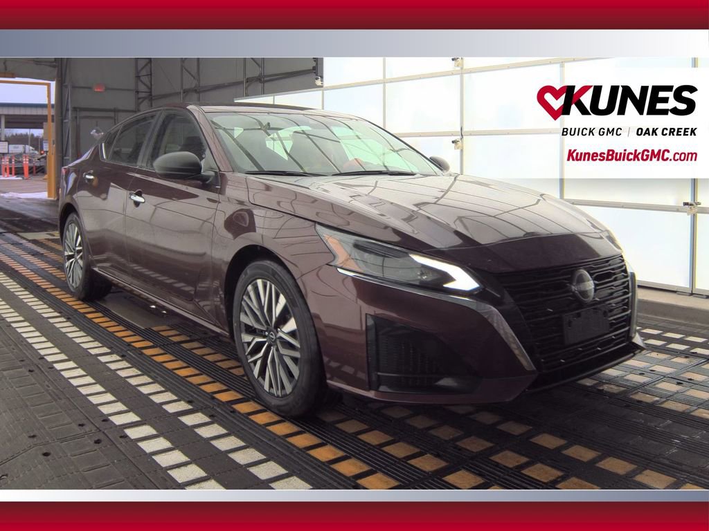 Used 2024 Nissan Altima 2.5 SV image 5