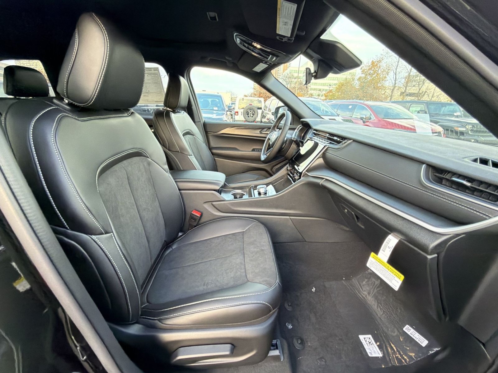 New 2025 Jeep Grand Cherokee Altitude AWD/4WD image 26