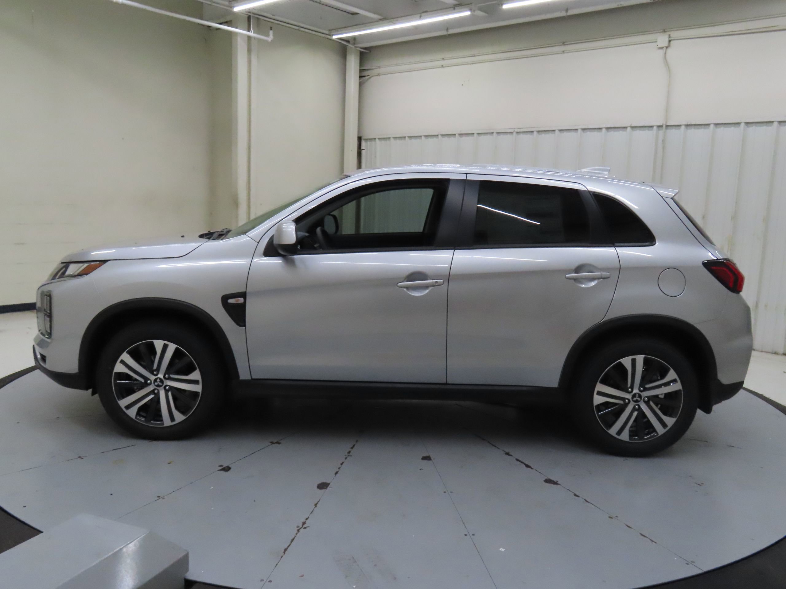 New 2025 Mitsubishi Outlander Sport ES image 6