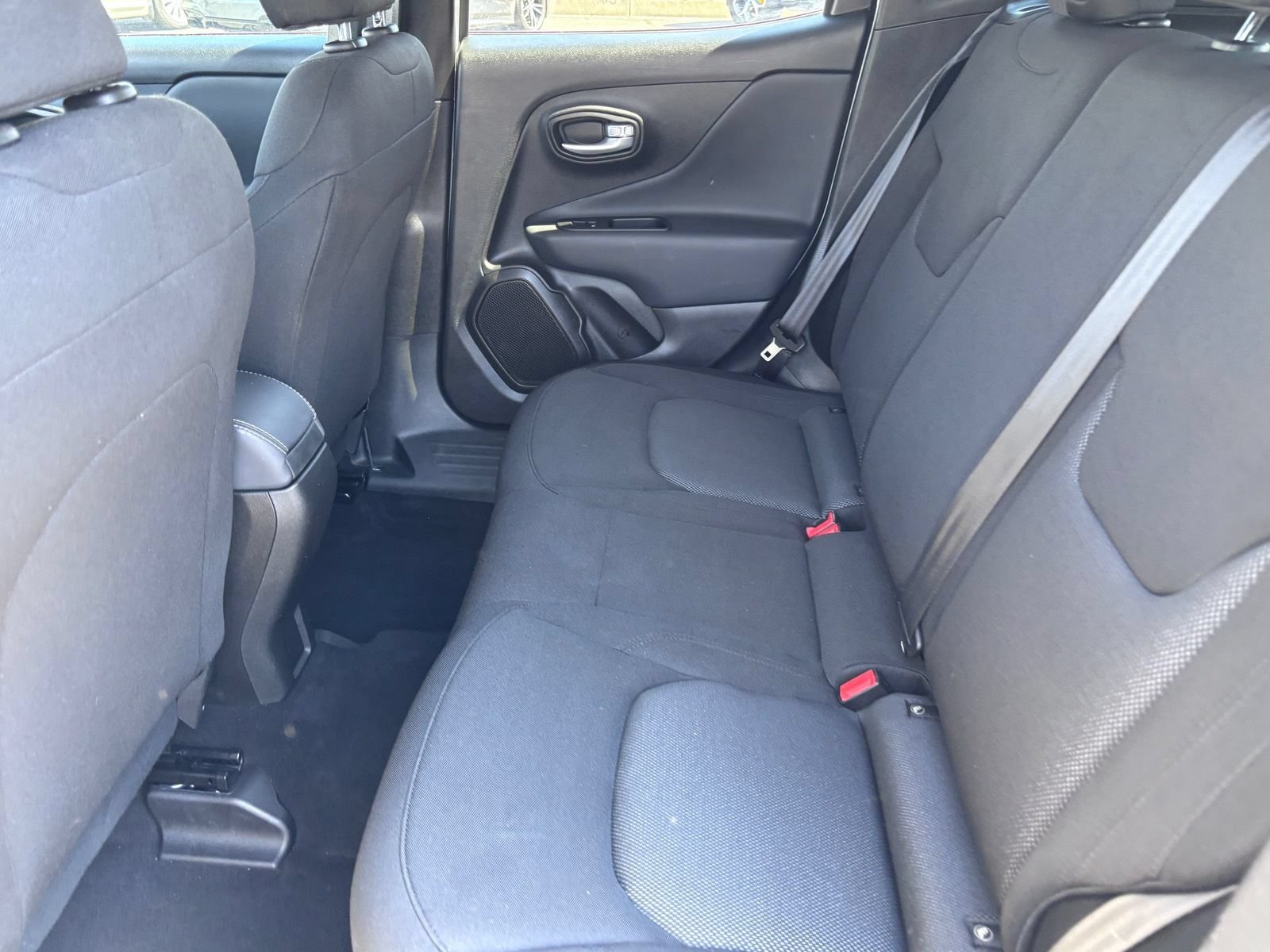 Used 2023 Jeep Renegade Latitude AWD/4WD image 15