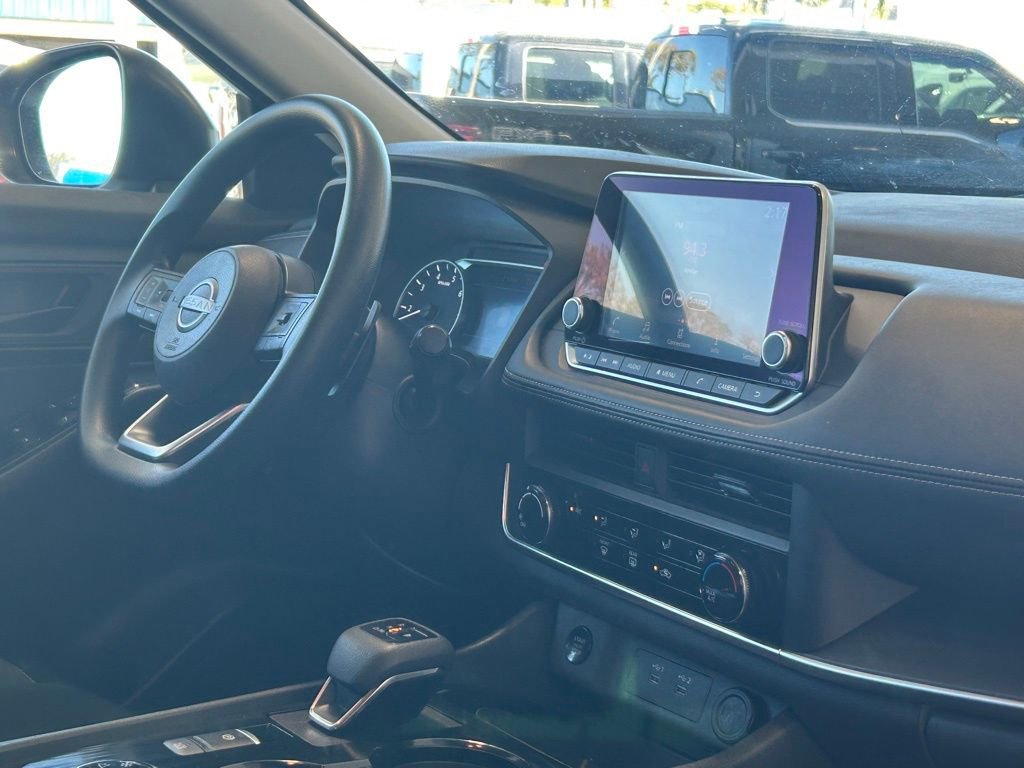 Used 2024 Nissan Rogue S image 26