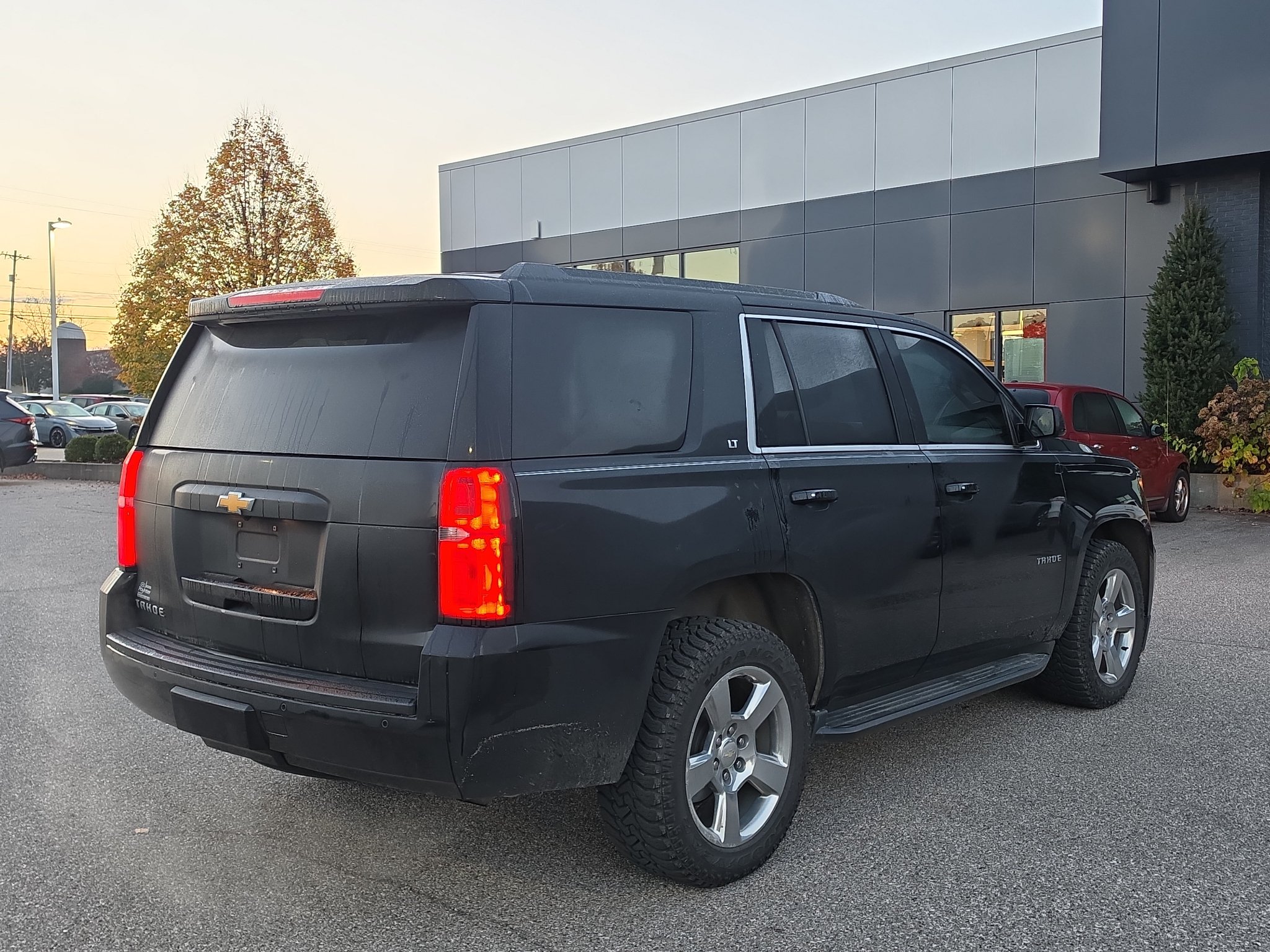 Used 2016 Chevrolet Tahoe LT w/ Luxury Package AWD/4WD image 7