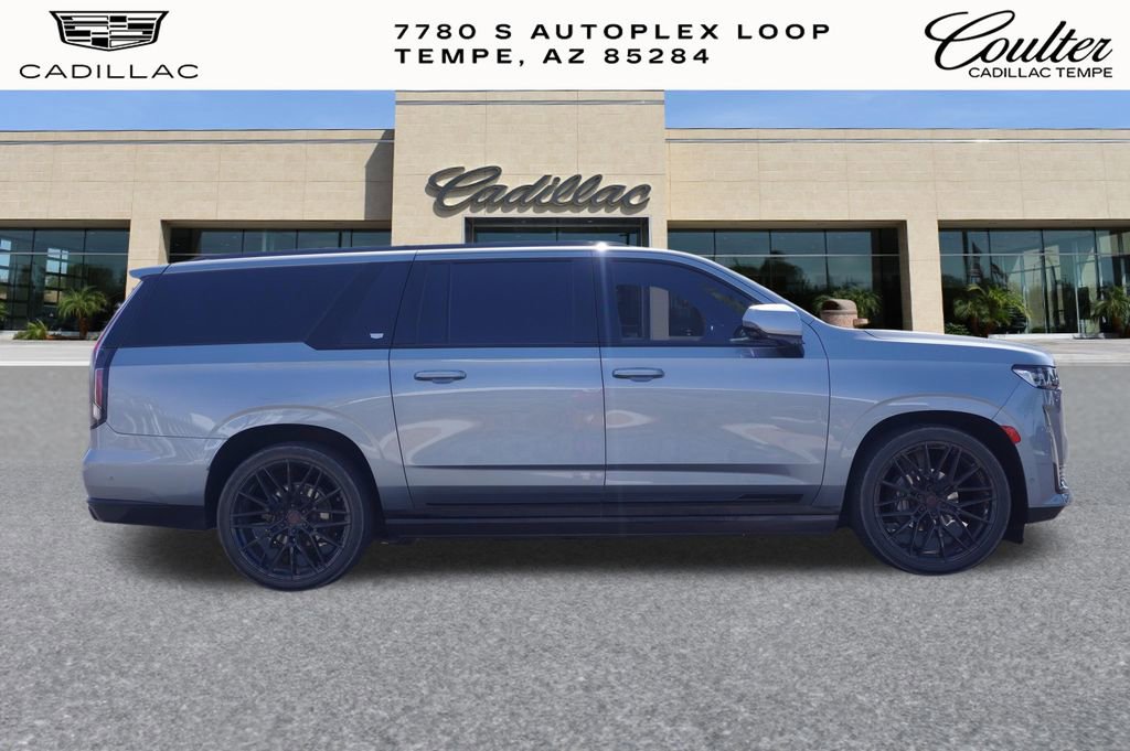 Used 2023 Cadillac Escalade ESV Sport w/ LPO, ONYX Package AWD/4WD image 4