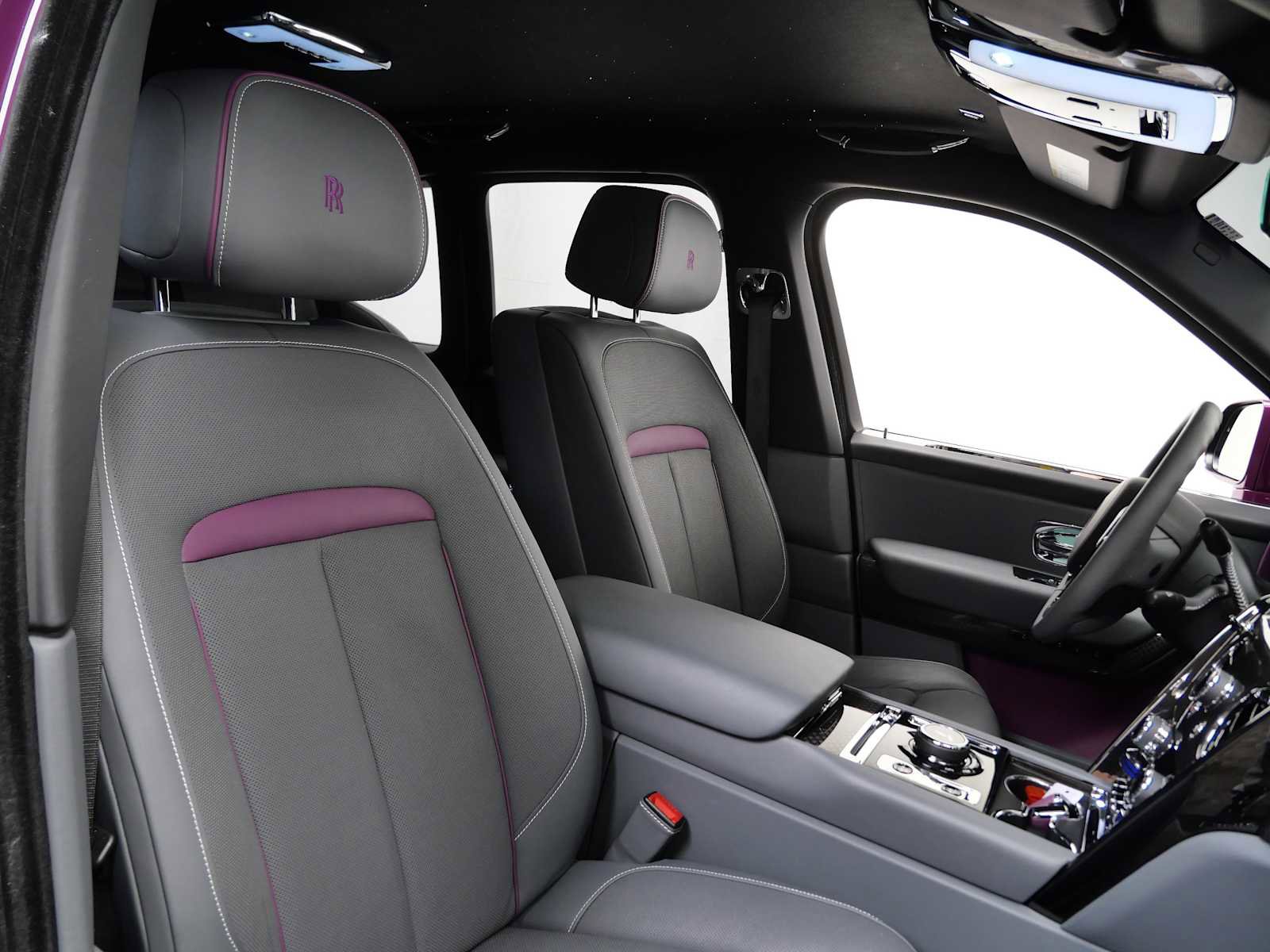 Used 2022 Rolls-Royce Cullinan Black Badge w/ Dark Exterior Package image 14