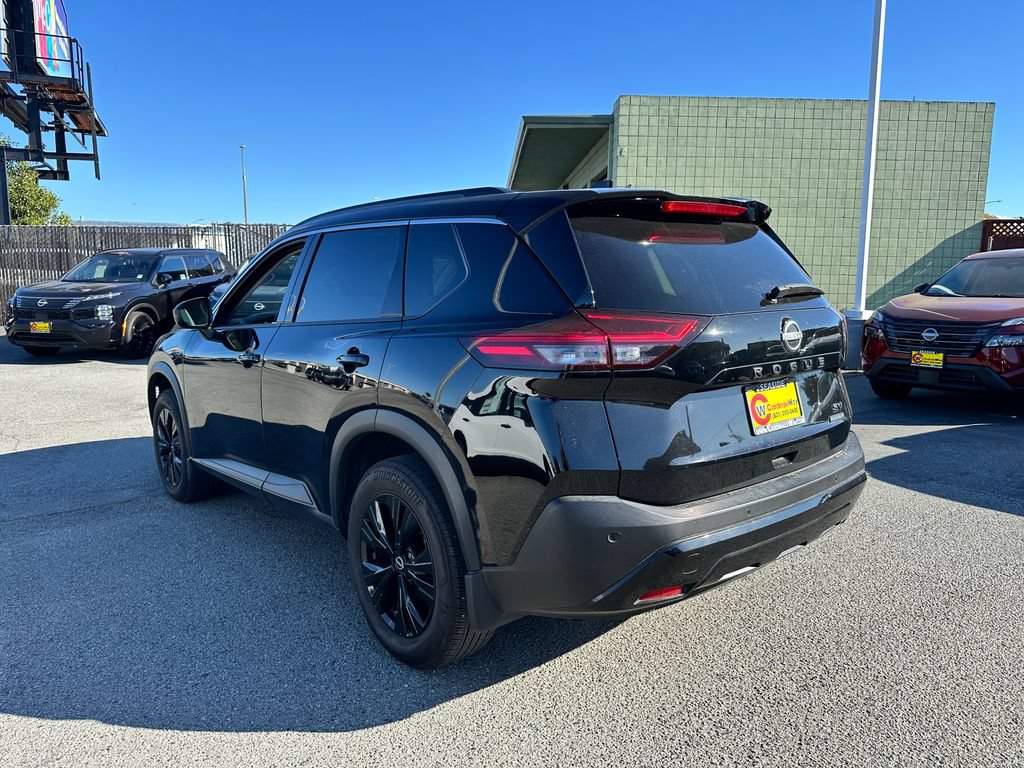 Used 2023 Nissan Rogue SV w/ SV Premium B Package FWD image 5
