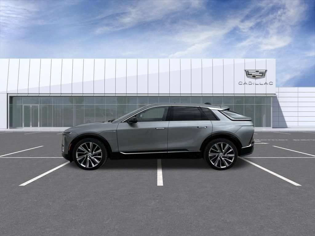 Certified 2025 Cadillac Lyriq Luxury w/ LPO, Floor Liner Package AWD/4WD image 5
