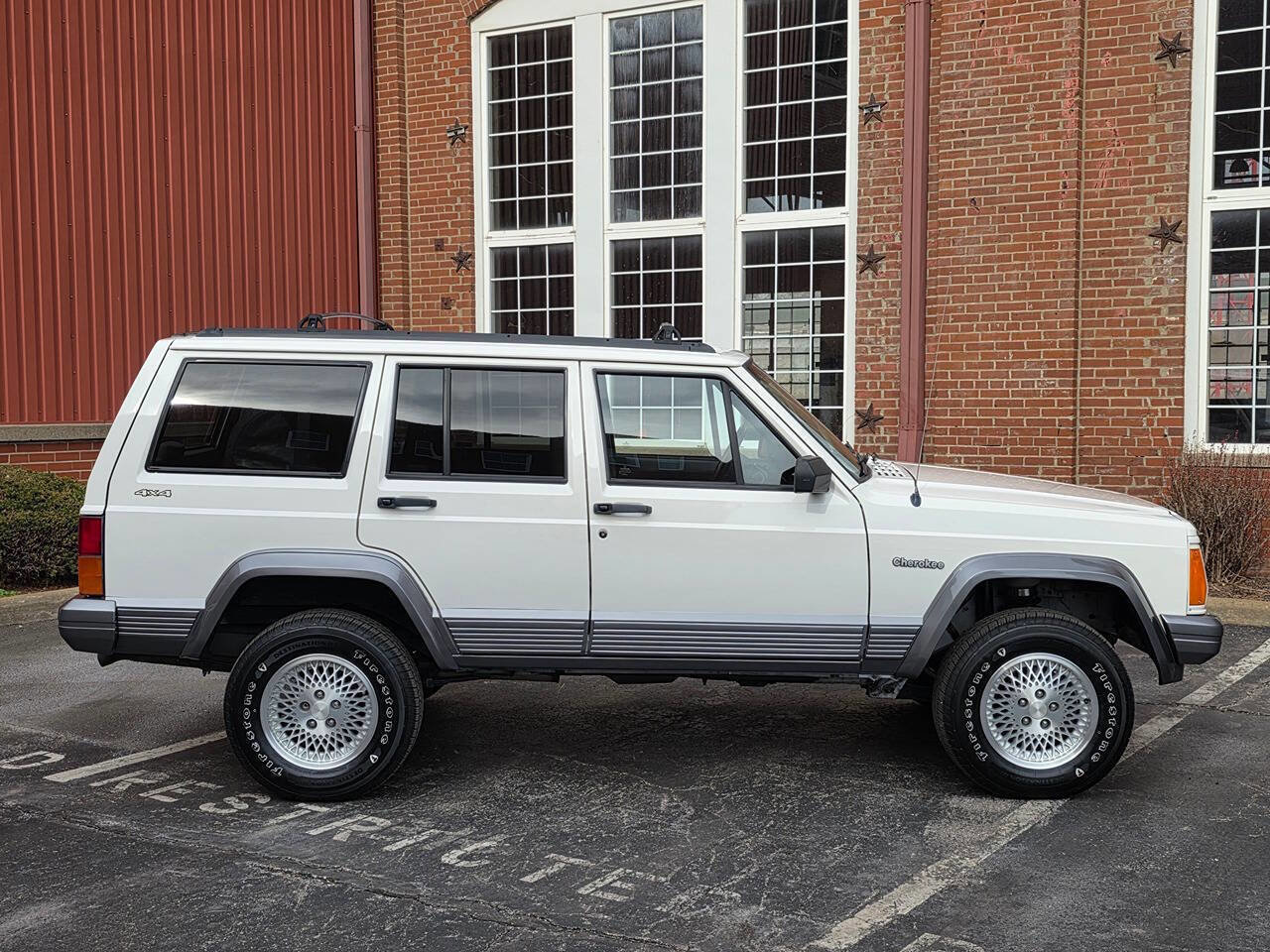Used 1996 Jeep Cherokee 4WD 4-Door image 4