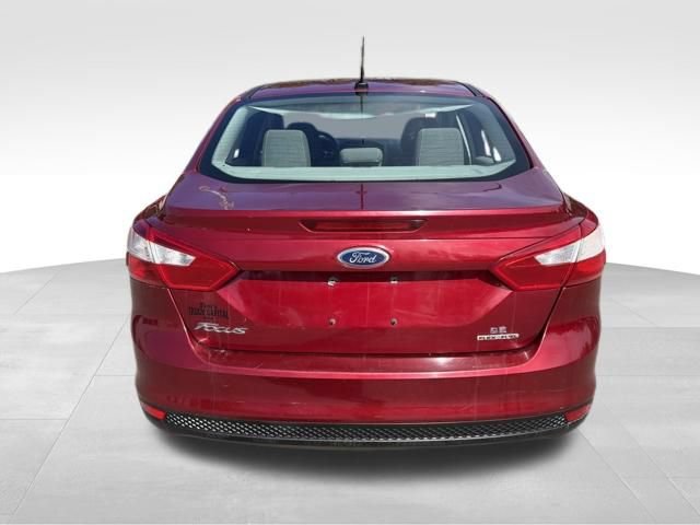 Used 2014 Ford Focus SE FWD image 4