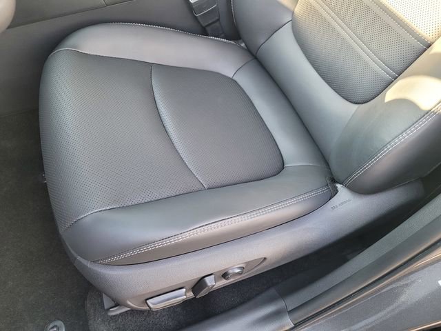 Used 2025 Toyota RAV4 Limited w/ Advanced Technology Package image 12