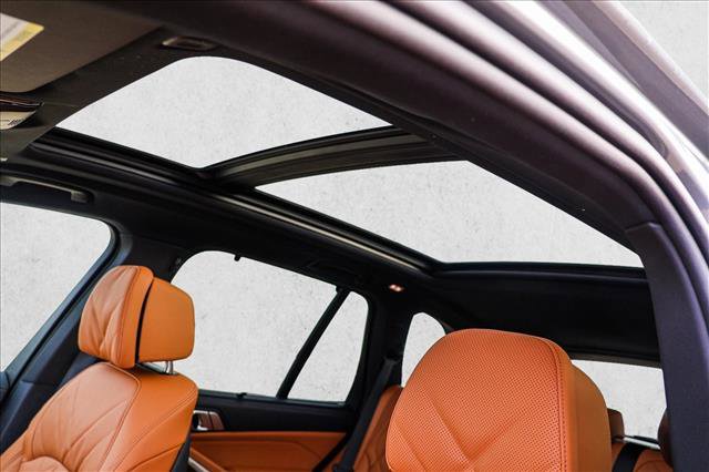 New 2026 BMW X5 xDrive50e image 11