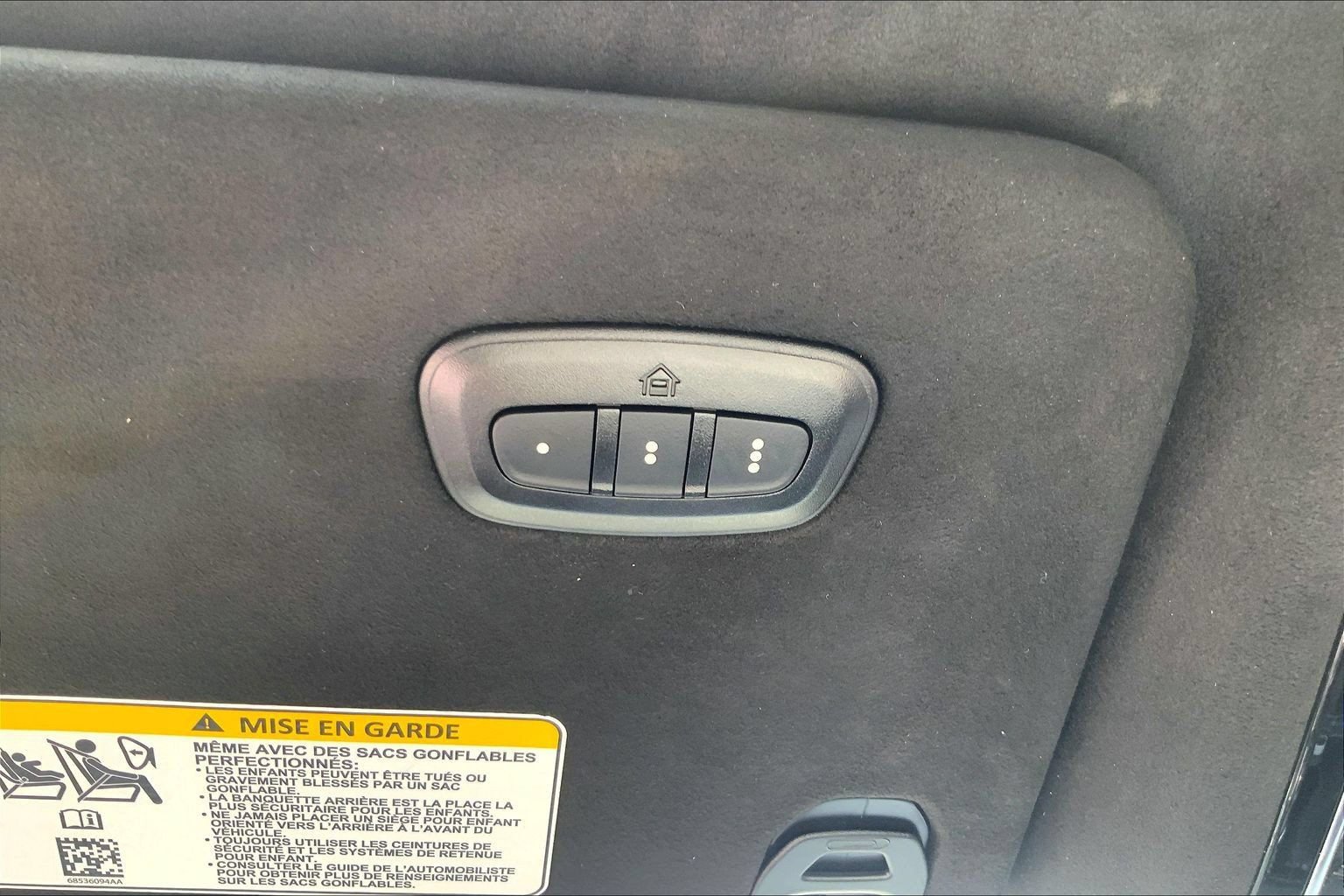 Certified 2025 Jeep Grand Wagoneer L Series III w/ Rear Seat Video Group 1 AWD/4WD image 32