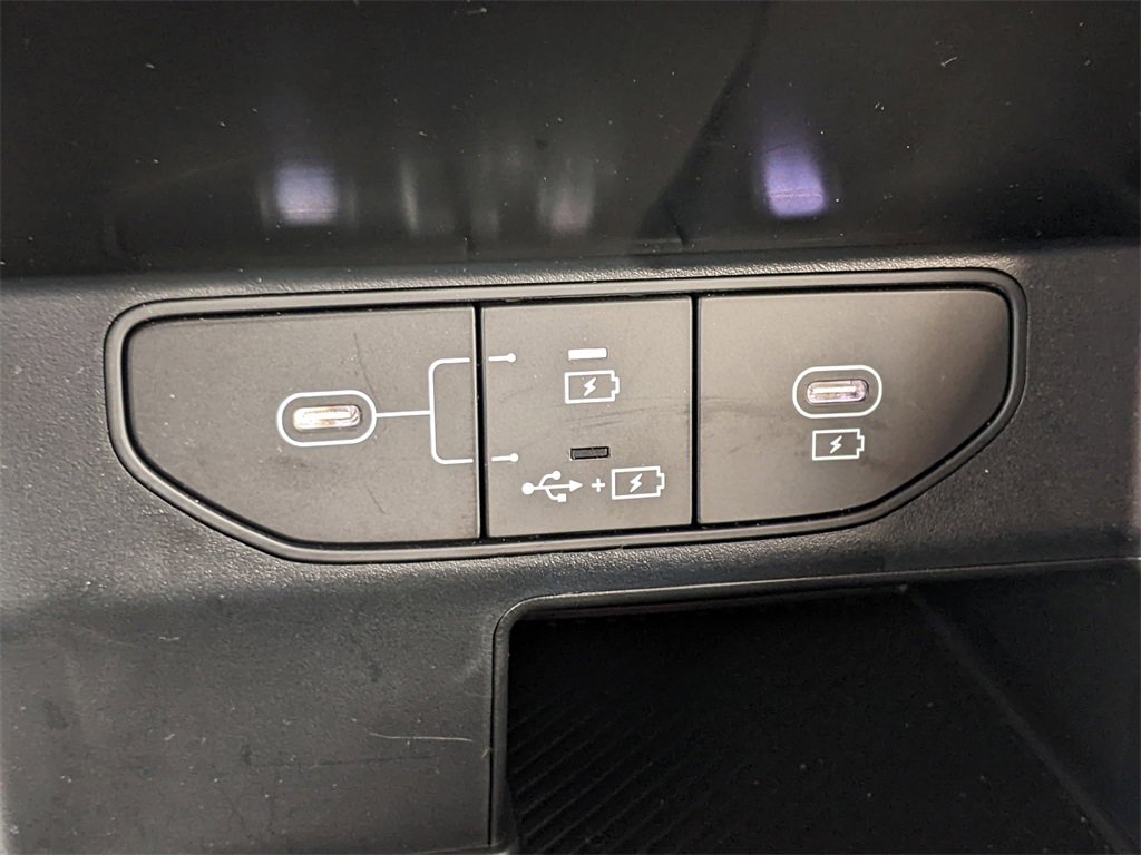 Certified 2025 Kia Sorento LX image 23