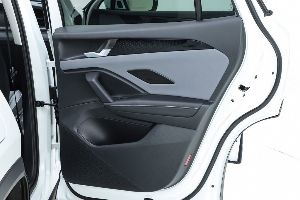 New 2026 Volkswagen Tiguan SE image 70