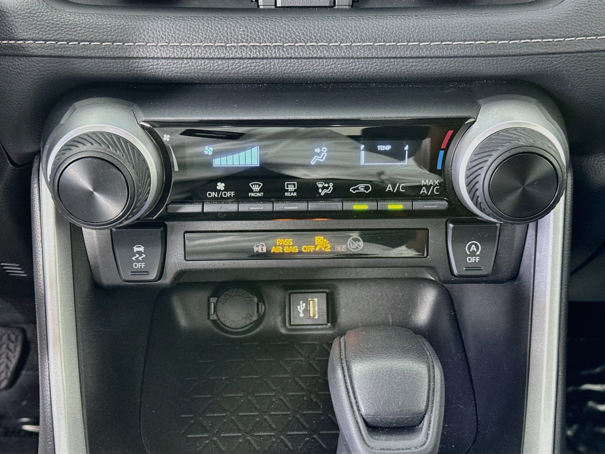 Certified 2025 Toyota RAV4 LE AWD/4WD image 15