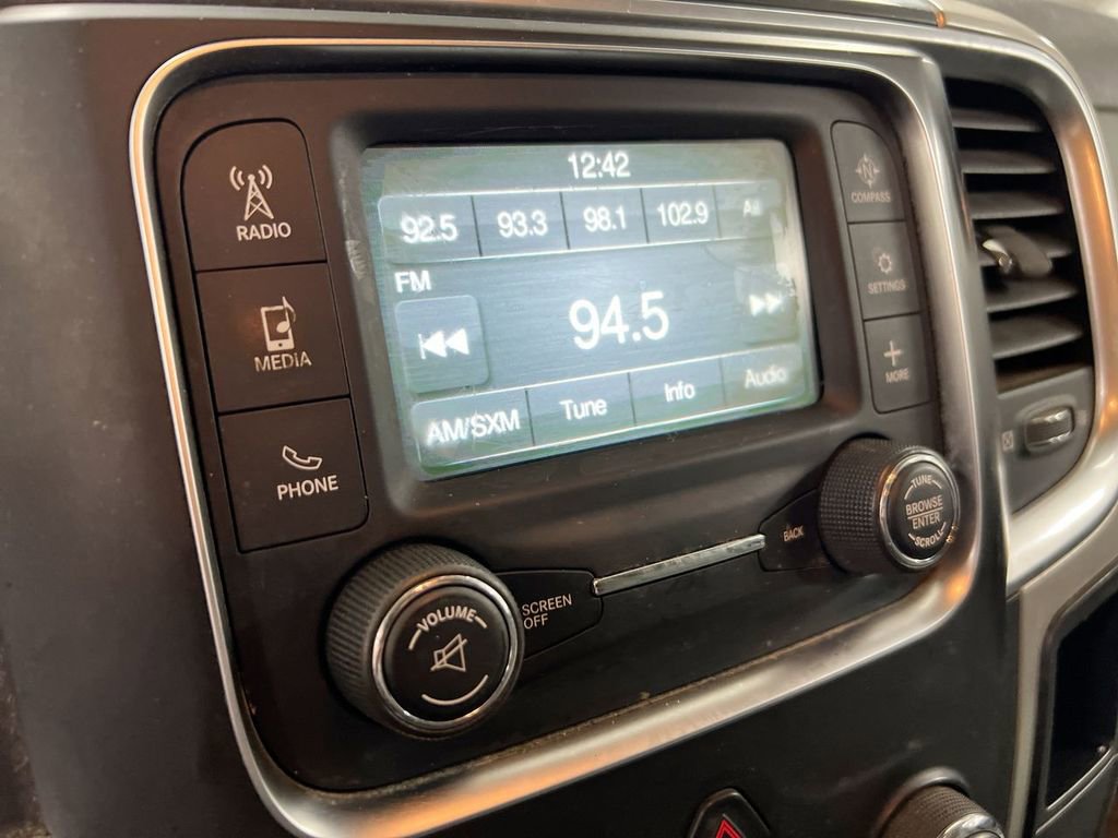 Used 2016 RAM 1500 Classic SLT AWD/4WD image 14