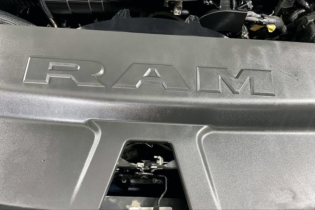 Used 2025 RAM 1500 Laramie AWD/4WD image 31