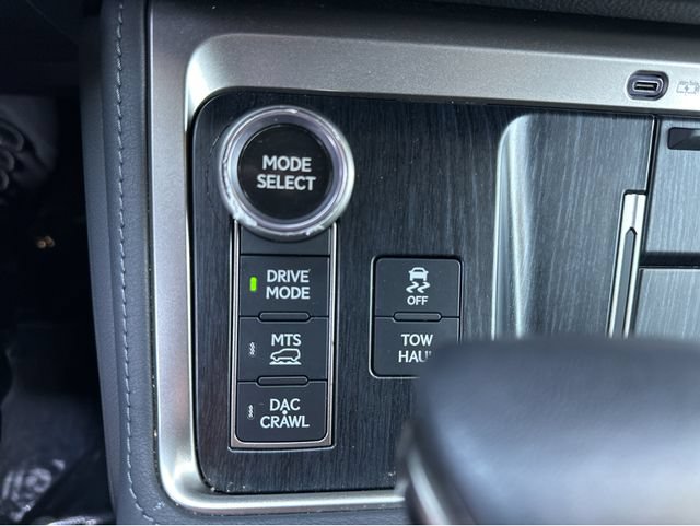 Certified 2025 Lexus GX 550 AWD/4WD image 32