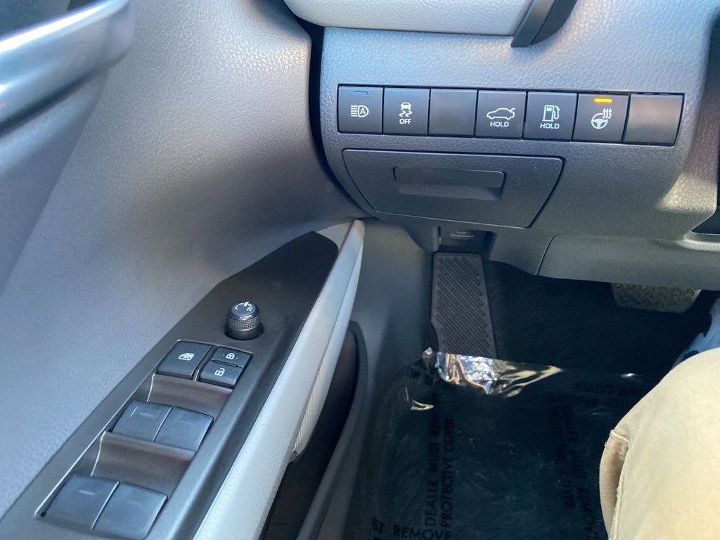 Used 2024 Toyota Camry SE w/ Cold Weather Package image 12