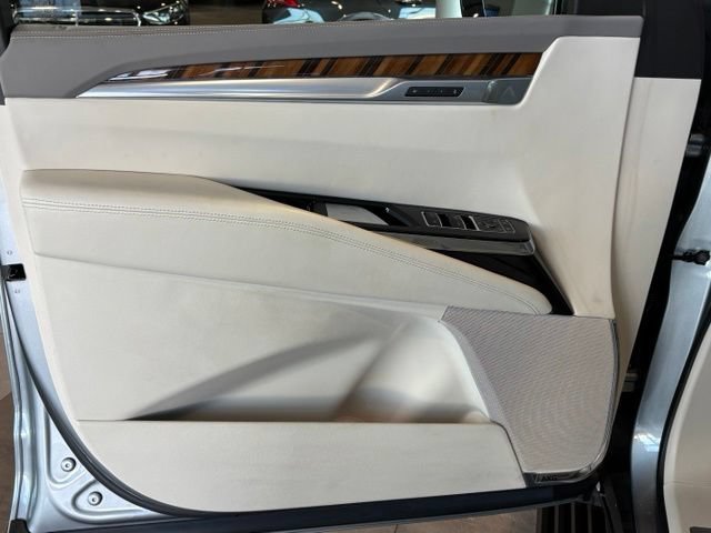 Used 2025 Cadillac Escalade Sport Platinum AWD/4WD image 18
