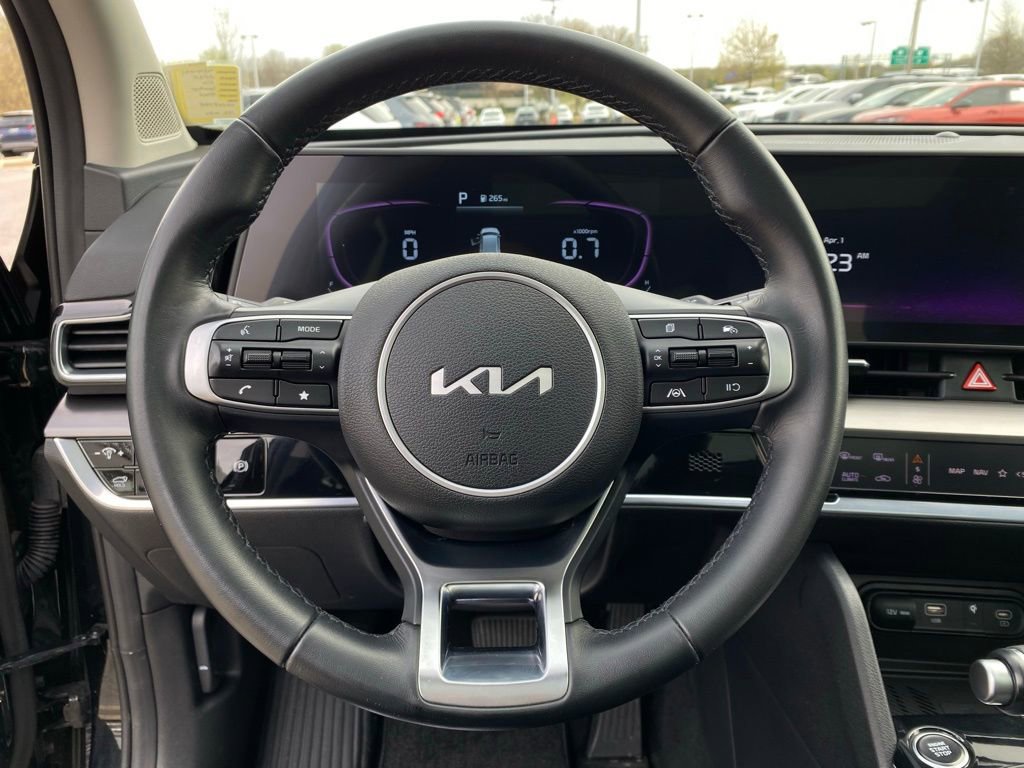 Used 2025 Kia Sportage EX w/ Premium Package image 13