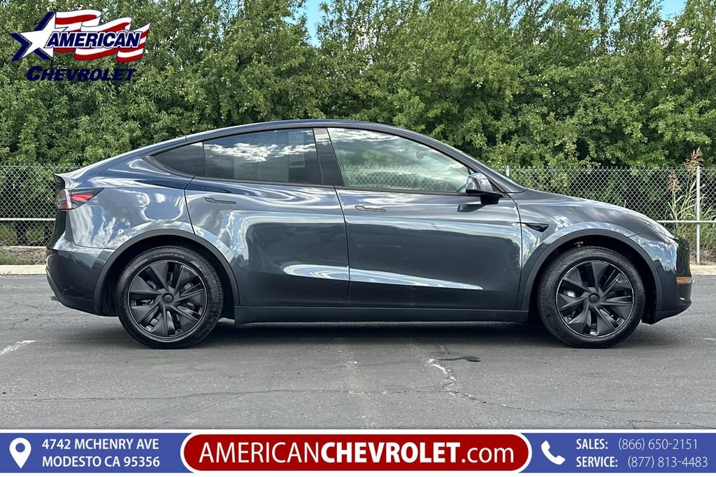 Used 2025 Tesla Model Y Long Range RWD image 3