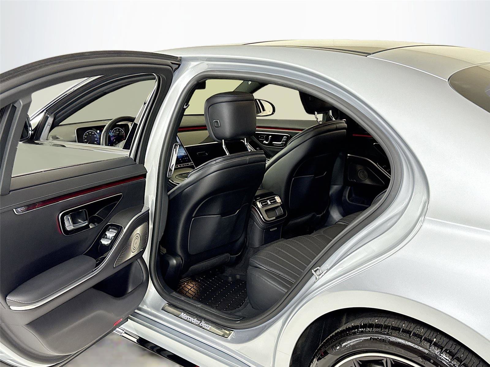 Used 2023 Mercedes-Benz S 500 4MATIC w/ AMG Line image 23
