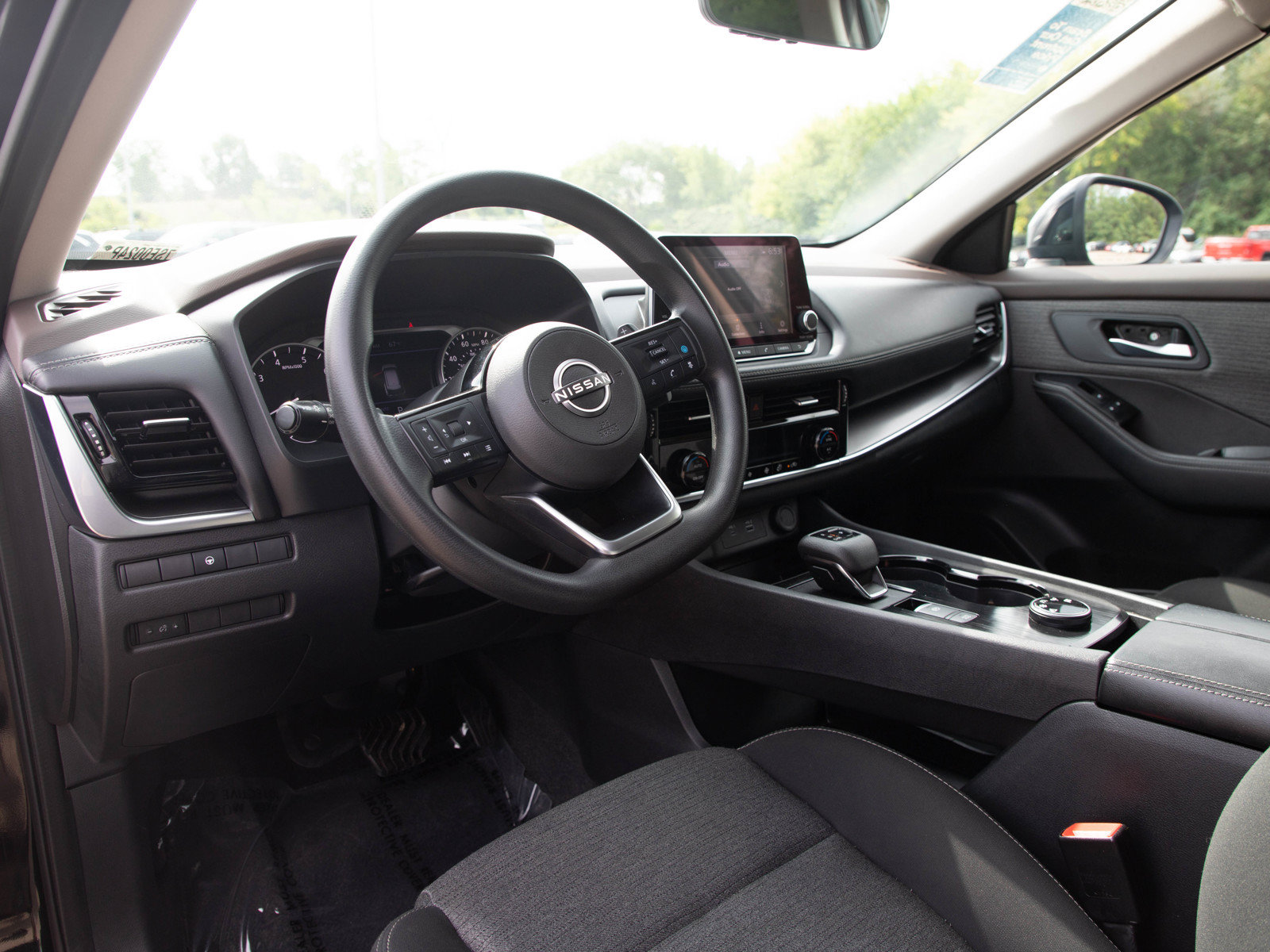Used 2022 Nissan Rogue SV AWD/4WD image 24